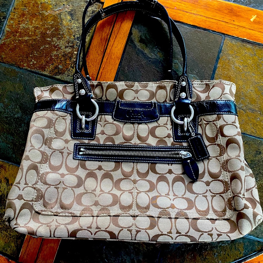 Excellent used Coach shoulder bag (Penelope)